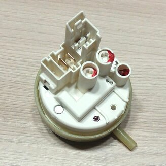 Прессостат 604458 для стиральных машин Bosch, Siemens, Neff
