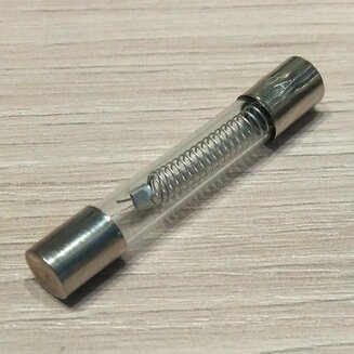 Предохранитель (0.8 A, 5 KV, 6x40 мм)