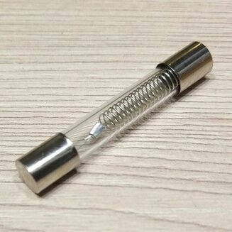 Предохранитель (0.65 А, 5 KV, 6x40 мм)