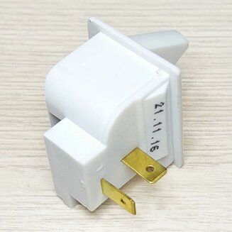 Выключатель света 32007761 для холодильников Vestel, Haier, Bompani, Candy
