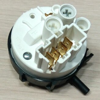 Прессостат 110328 для стиральных машин Indesit и Hotpoint-Ariston
