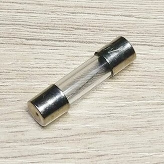 Предохранитель (15 А, 250 V, 5x20 мм, стекл.)