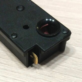 Блокировка люка 651016750 (1 язычок) для стиральных машин Ardo, Asko и Whirlpool