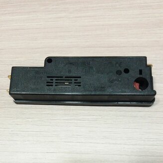 Блокировка люка 651016750 (1 язычок) для стиральных машин Ardo, Asko и Whirlpool