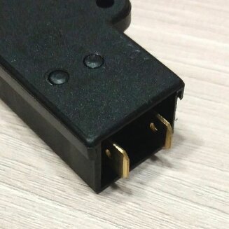 Блокировка люка 651016750 (1 язычок) для стиральных машин Ardo, Asko и Whirlpool