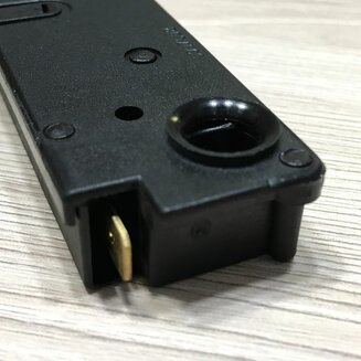 Блокировка люка 530000200 (2 язычка, зам. AD4410) для стиральных машин Ardo, Asko и Whirlpool