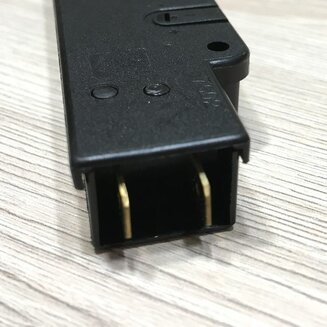 Блокировка люка 530000200 (2 язычка, зам. AD4410) для стиральных машин Ardo, Asko и Whirlpool
