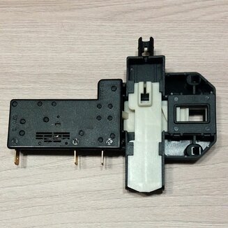 Блокировка люка 051438 для стиральных машин Indesit и Ariston